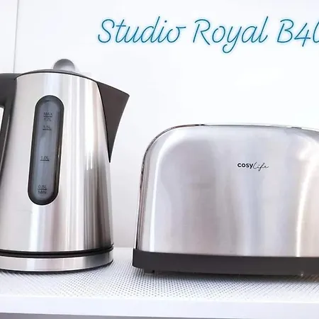 Royal By Beds4wanderlust - Place Du Marche Avec Parking Prive Appartement