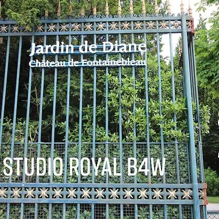 Royal By Beds4wanderlust - Place Du Marche Avec Parking Prive *