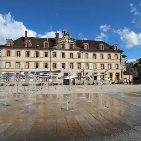 Apartment Royal By Beds4wanderlust - Place Du Marche Avec Parking Prive