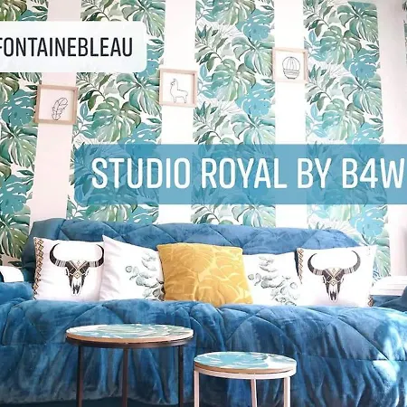 Royal By Beds4wanderlust - Place Du Marche Avec Parking Prive * Fontainebleau